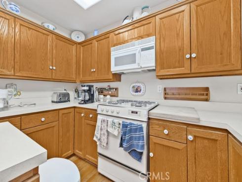 1144 El Camino Dr , Costa Mesa, CA