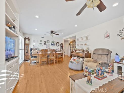 1144 El Camino Dr , Costa Mesa, CA