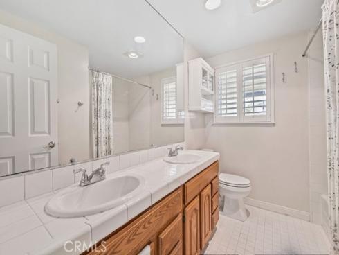 1144 El Camino Dr , Costa Mesa, CA