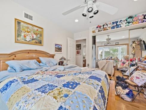 1144 El Camino Dr , Costa Mesa, CA