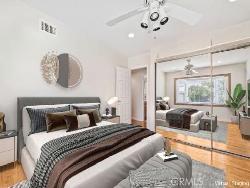 1144 El Camino Dr , Costa Mesa, CA