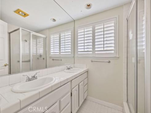 1144 El Camino Dr , Costa Mesa, CA