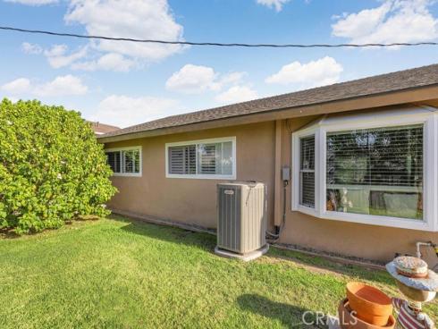 1144 El Camino Dr , Costa Mesa, CA