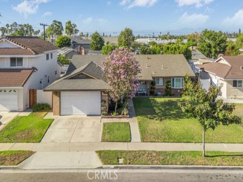 1144 El Camino Dr , Costa Mesa, CA