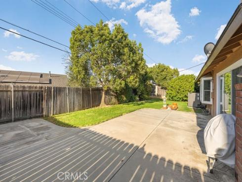 1144 El Camino Dr , Costa Mesa, CA