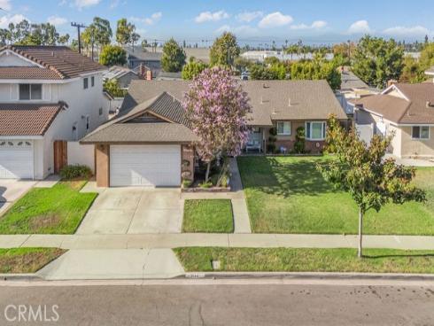 1144 El Camino Dr , Costa Mesa, CA