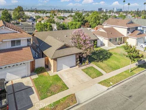 1144 El Camino Dr , Costa Mesa, CA