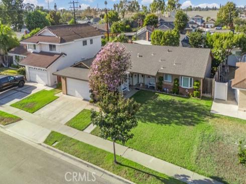 1144 El Camino Dr , Costa Mesa, CA