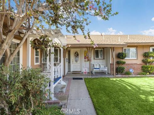 1144 El Camino Dr , Costa Mesa, CA