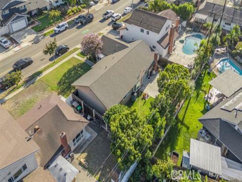1144 El Camino Dr , Costa Mesa, CA