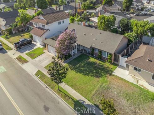 1144 El Camino Dr , Costa Mesa, CA