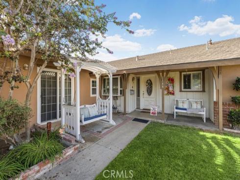 1144 El Camino Dr , Costa Mesa, CA