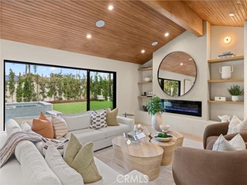 3080 Country Club Drive, Costa Mesa, CA
