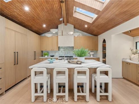 3080 Country Club Drive, Costa Mesa, CA