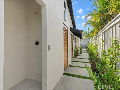 3080 Country Club Drive, Costa Mesa, CA