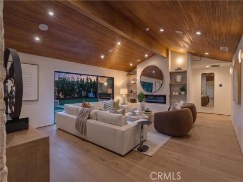 3080 Country Club Drive, Costa Mesa, CA