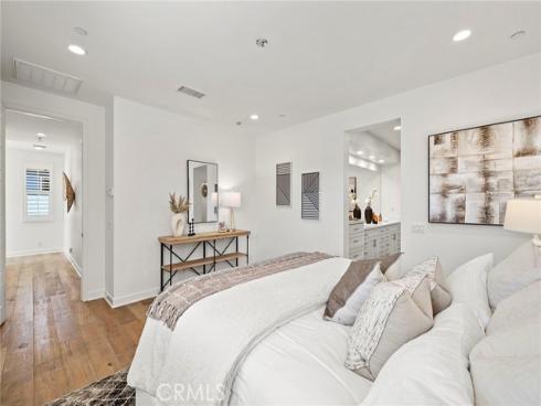 2111  Breakaway  , Costa Mesa, CA