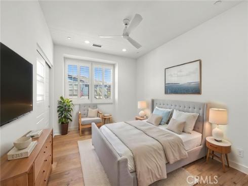 2111  Breakaway  , Costa Mesa, CA