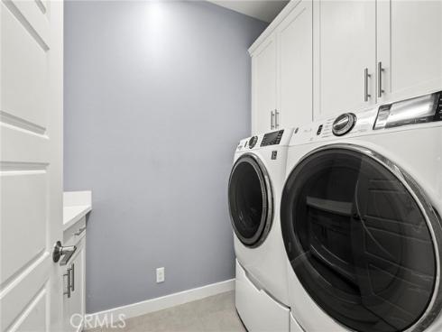 2111  Breakaway  , Costa Mesa, CA