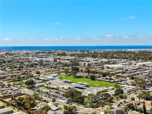 2111  Breakaway  , Costa Mesa, CA