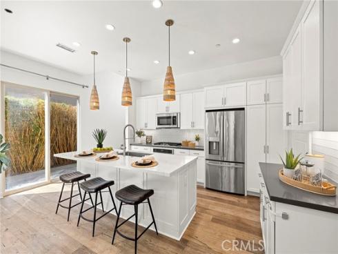 2111  Breakaway  , Costa Mesa, CA