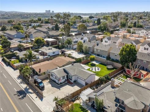 315 University Drive, Costa Mesa, CA