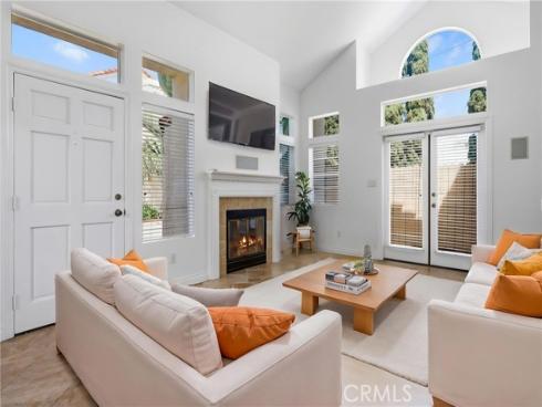 2575 Elden 3 Avenue, Costa Mesa, CA