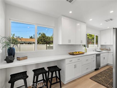 674 Senate Street, Costa Mesa, CA