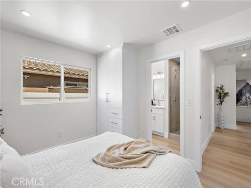 674 Senate Street, Costa Mesa, CA