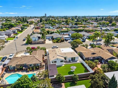 674 Senate Street, Costa Mesa, CA