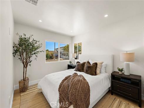 674 Senate Street, Costa Mesa, CA