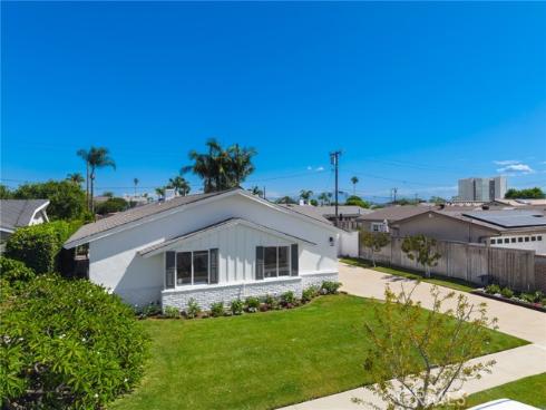 410  Lenwood  , Costa Mesa, CA