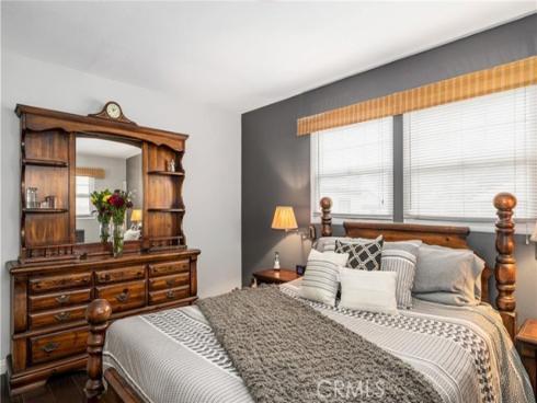 1822  Pomona  , Costa Mesa, CA
