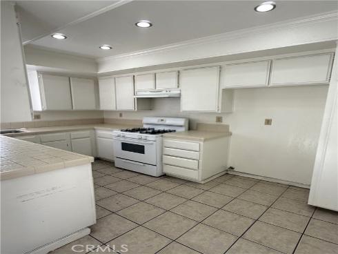 184 Fairwinds , Costa Mesa, CA
