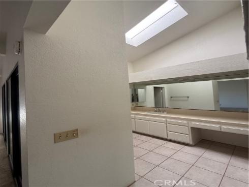 184 Fairwinds , Costa Mesa, CA