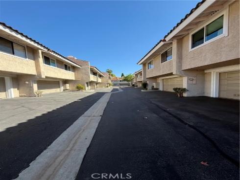 184 Fairwinds , Costa Mesa, CA
