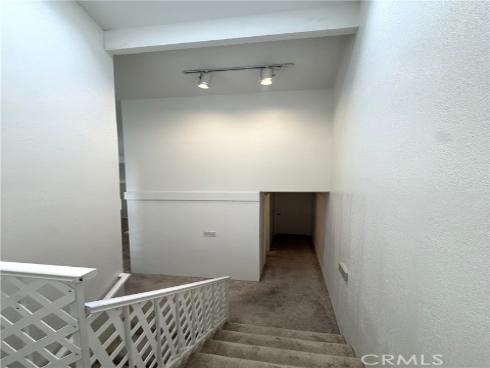 184 Fairwinds , Costa Mesa, CA