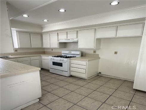 184 Fairwinds , Costa Mesa, CA