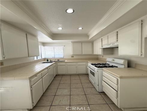 184 Fairwinds , Costa Mesa, CA
