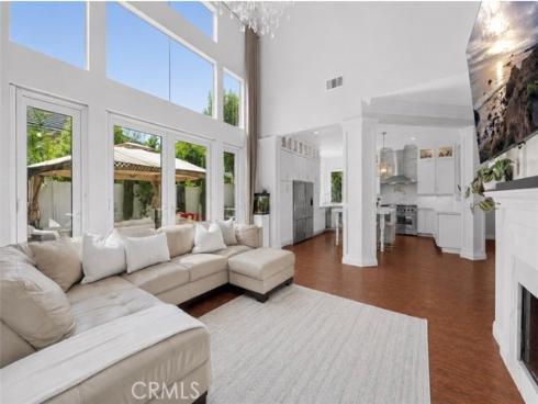 6 Coffeeberry Court
