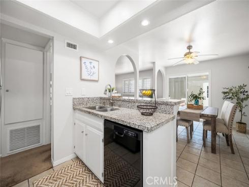 4021 Via Ingresso , Cypress, CA