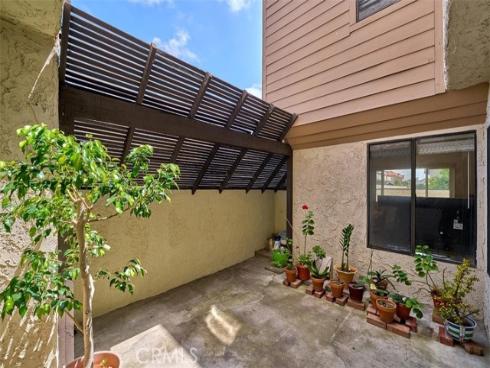 9690 Walker 31 Court, Cypress, CA