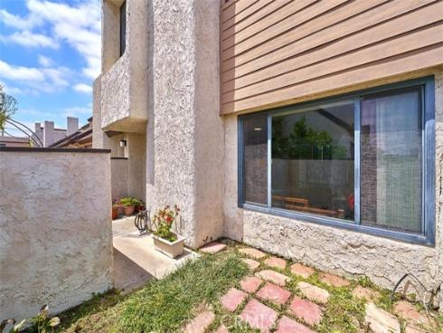 9690 Walker 31 Court, Cypress, CA