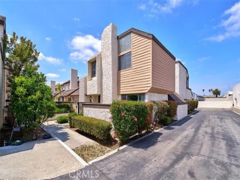 9690 Walker 31 Court, Cypress, CA
