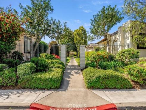 9880 Del Rio 88 Way, Cypress, CA