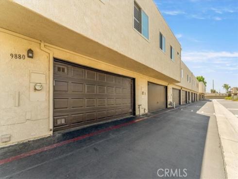 9880 Del Rio 88 Way, Cypress, CA