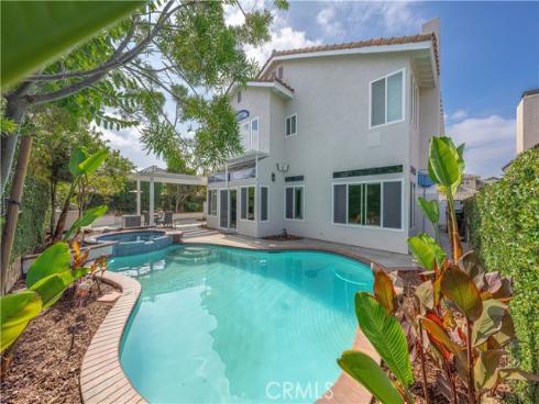 9574  Tivoli  , Cypress, CA