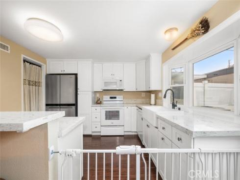 4385  Larwin  , Cypress, CA