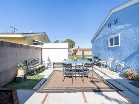 5511  Kanel  , Cypress, CA