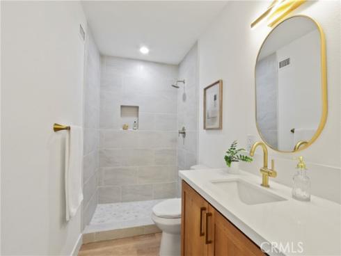 5633  Lakia  , Cypress, CA